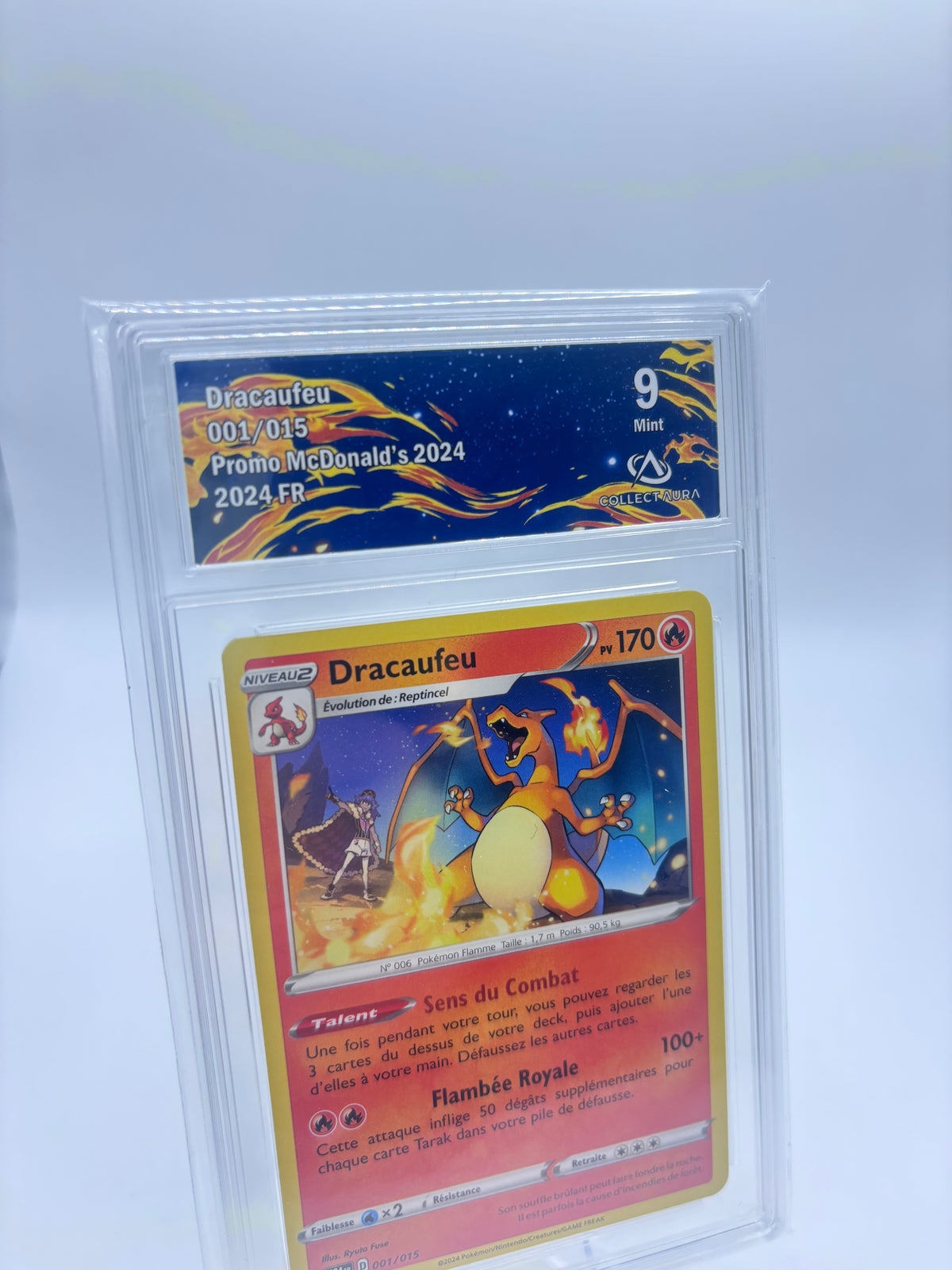 Carte gradée Collect Aura 9 Dracaufeu promo McDonald's 2024 FR – photo 5