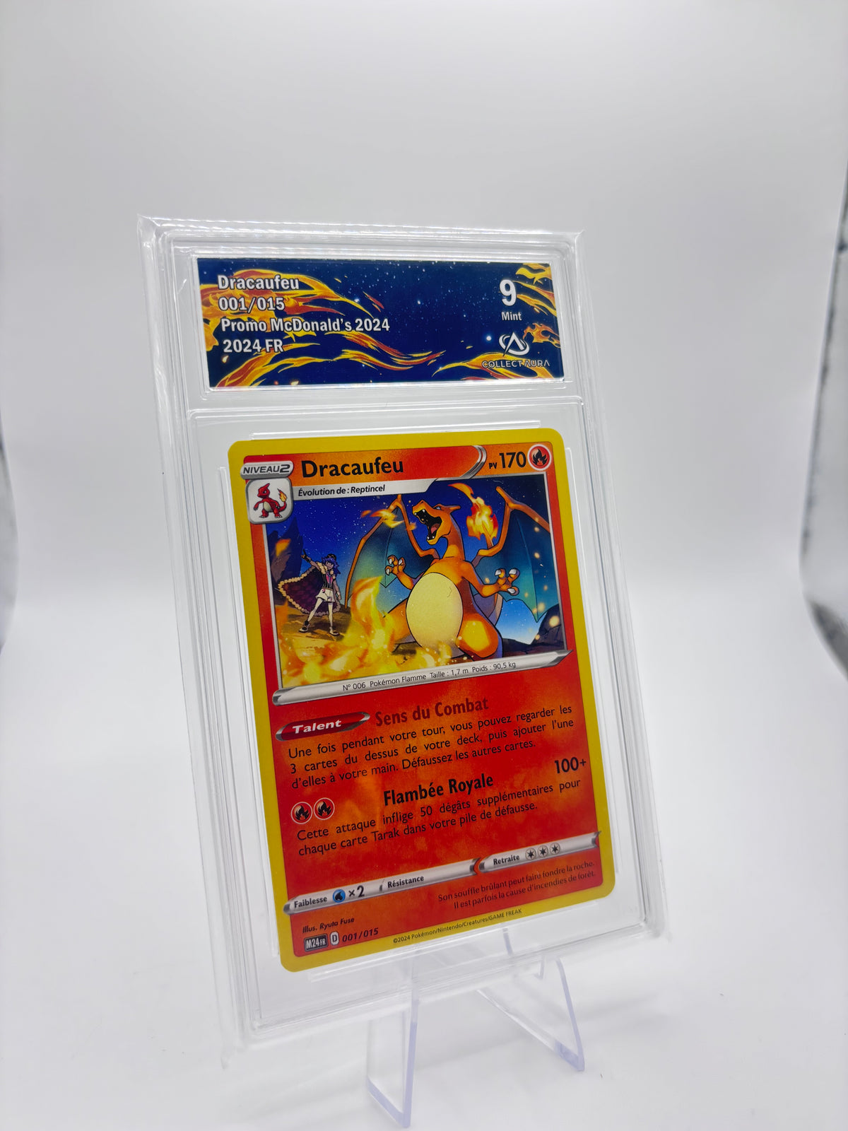 Carte gradée Collect Aura 9 Dracaufeu promo McDonald's 2024 FR – photo 2